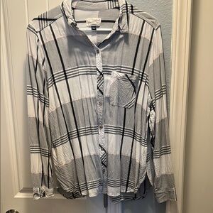 Universal Thread Gray and White Plaid Button Down Shirt